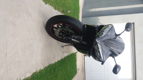 Imagen 5 de 15 de Yamaha R1
