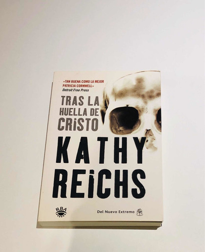 Tras La Huella De Cristo - De Kathy Reichs - Liquido!