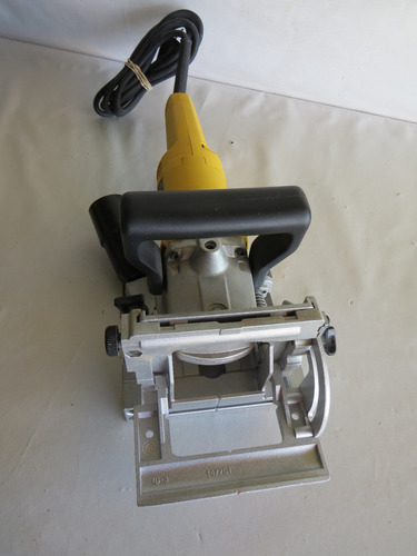Ensambladora Dewalt Mod.dw682, No Bosch O Makita (Usado)