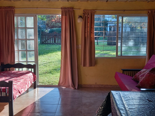 Casa Con Hermoso Terreno Próximo A La Playa