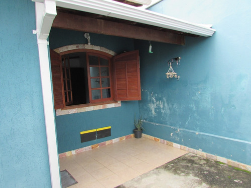 Excelente Casa Geminada Com Entrada Individual - 2 Quartos,