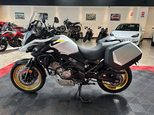 Suzuki V-strom 650 Año 2023 - Hilton Motors Co.