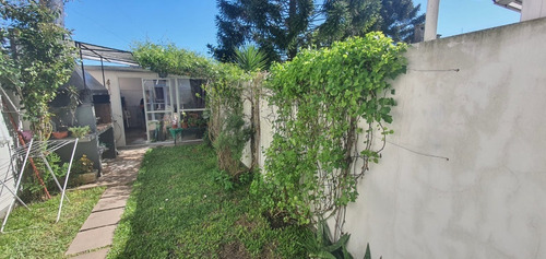 Imagen 9 de 14 de Duplex 3 Ambientes, 2 Baños, Cochera, Jardin Y Parrilla, La Plata, Permuta Por Ph !