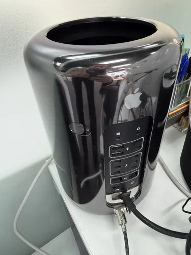 Apple Mac Pro 6,1 Ano 2013 Gabinete Preto Profissional