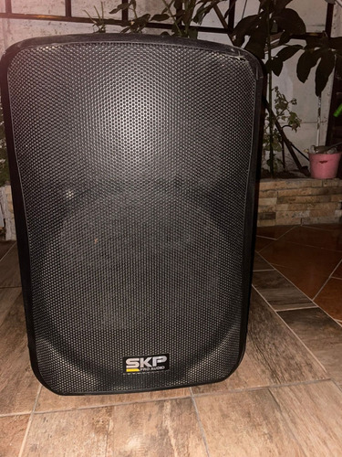  Caja Activa Skp Sk-6px De 15 Pulgadas  (incluye Atril)