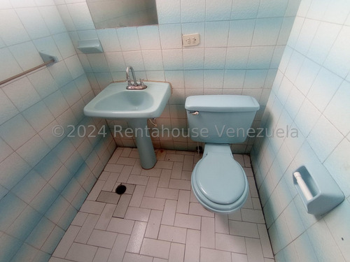 Apartamento En Venta Economico Grande Cómodo Cn 125 Metros 4 Habitaciones 2 Baños Zona Centro Maracay Agua Constante Seguridad Nela 2425950