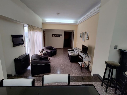 Venta Casa 5 Ambientes Quincho Cochera 2 Autos