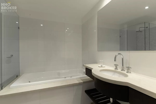 Apartamento En Alquiler Torre Lobos, Punta Del Este.