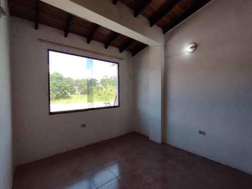 Imagen 4 de 9 de As Linda Casa En Venta En Santa Teresa Urb. Villa Ventura As