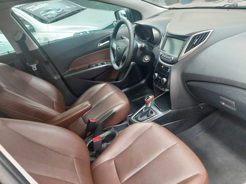 Imagem 13 de 15 de Hyundai Hb20x 1.6 Premium Automático 2017
