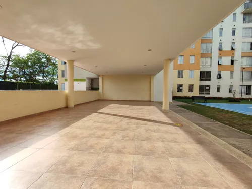 Apartamento En Arriendo En Prados Del Este. Cod A30713