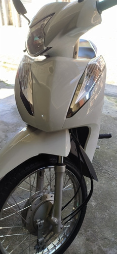 Imagem 2 de 8 de Honda Biz 110i