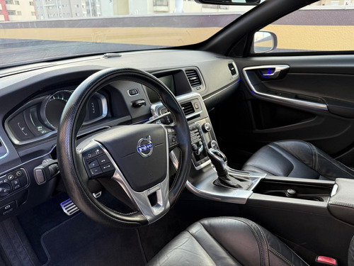 Volvo S60 3.0 T6 R-design 4p