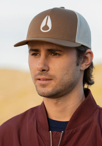 Boné Nixon Iconed Trucker Marrom
