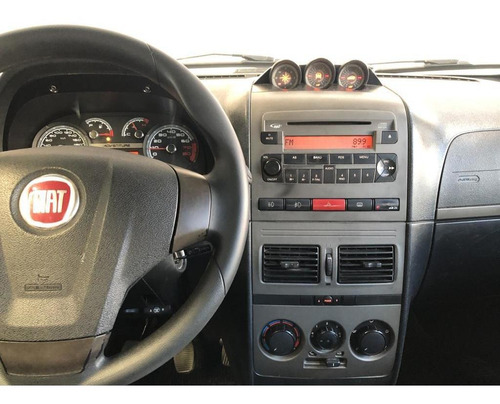 Imagem 10 de 11 de Fiat Idea Adventure 1.8 2012