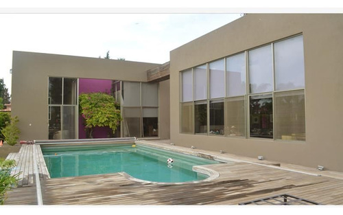 Preciosa Residencia En Jurica, T.1,770 M2 - Jardines, Alberc