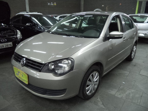 Volkswagen Polo Sedan 1.6 8v Vht Comfort Total Flex Completo