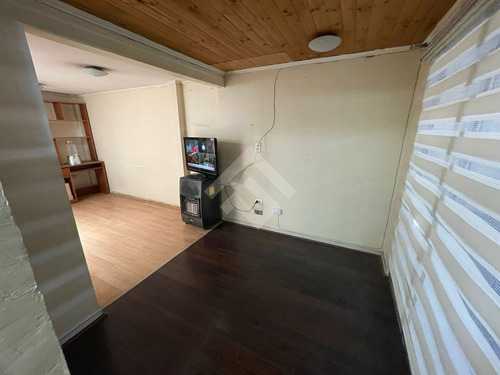 Casa En Venta De 4 Dorm. En Maipú