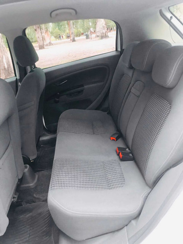 Fiat Punto 1.6 Essence 2011