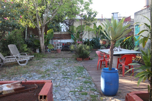 Imagen 14 de 19 de Casa Multifamiliar Sobre Importante Lote De 8.66 X 37m, 5 Ambientes Con Garage Y Fondo Libre De 17m
