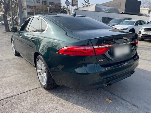 Jaguar XF 2.0 Pure