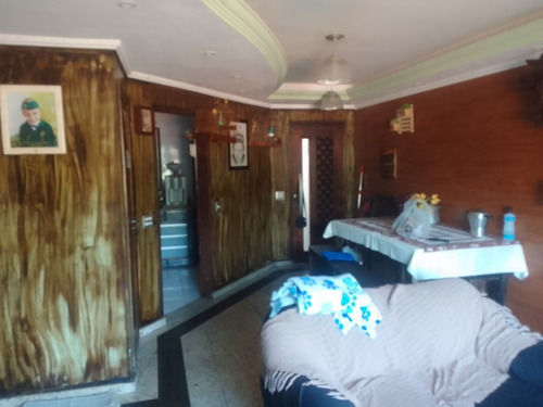 Excelente Sobrado Com Três Quartos,três Banheiros Uma Suite