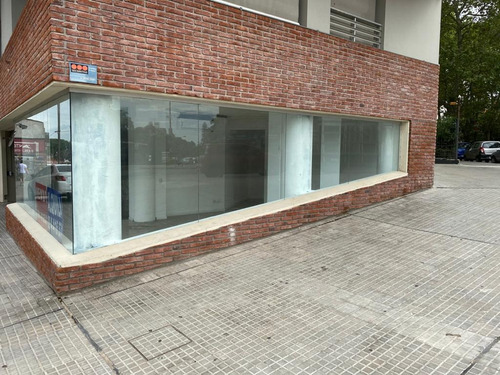 Local Comercial Sobre Av Italia