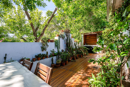 Excelente Casa - Venta - 5 Ambientes - Suite - Terraza - Patio - Parrilla - Chacarita