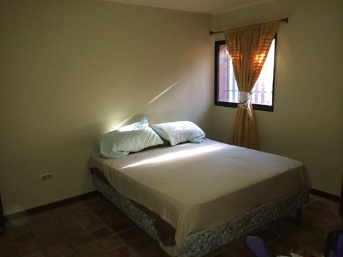 Imagen 10 de 16 de Town House La Trinidad- #22 -2540- Katiuska Romero- 04141028500