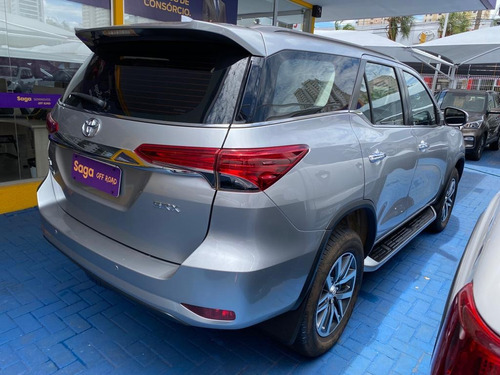 Imagem 4 de 14 de Toyota Sw4 2.8 Tdi Srx 7l 4x4 (aut)