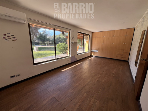 Casa En Venta En Chicureo, A Pasos Del Colegio Santa Cruz