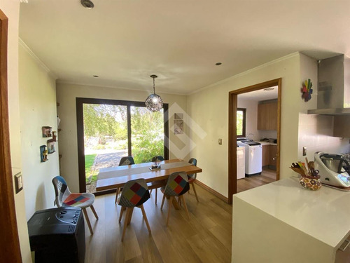 Casa En Venta De 5 Dorm + Estar Y Subt. En Las Brisas Co