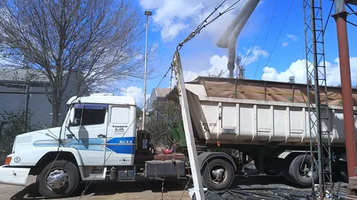 Mercedes 1633 Con Batea