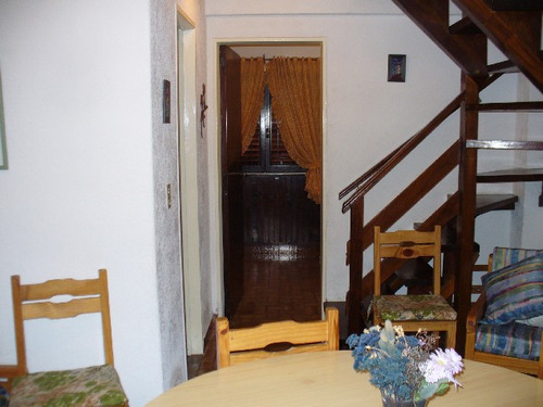 Alquiler Casa 3 Amb - Cochera/parrilla/jardin - Av 4 Y 136