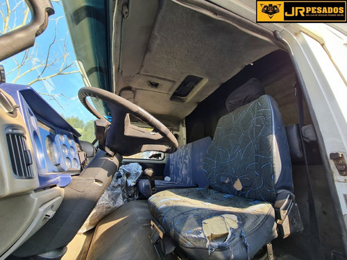 Imagem 3 de 9 de Volkswagen Vw 18310 Titan Ano 2004 Cabine Leito Toco 4x2