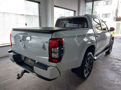 Mitsubishi L200 2.4 Triton Sport Hpe S Cab. Dupla 4x4 Aut. 4p