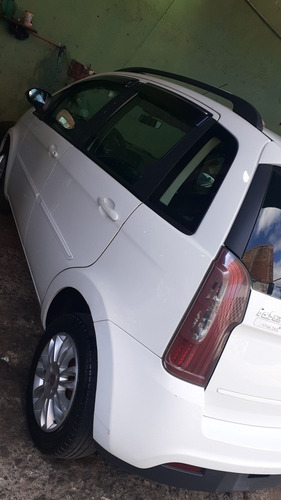 Fiat Idea 2012 1.4 Attractive Flex 5p