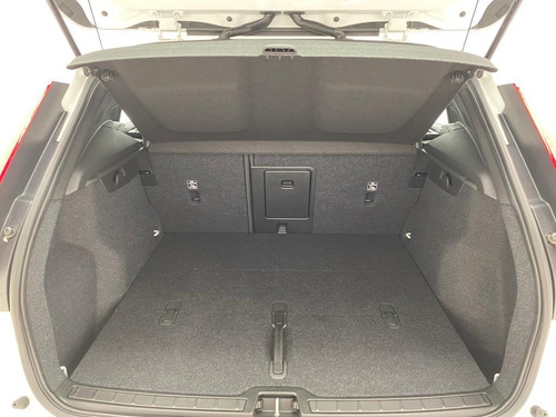 Imagen 9 de 10 de Volvo Xc40 B4 Plus Hibrida