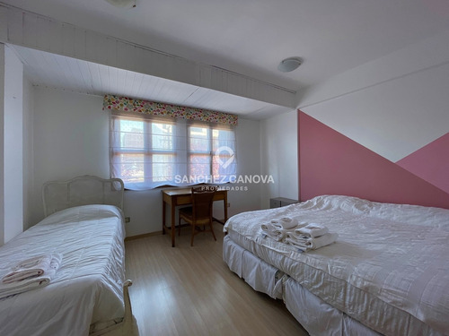Imagen 11 de 14 de Casa Chalet En Venta Ubicado En Centro De Bariloche, Bariloche, Patagonia