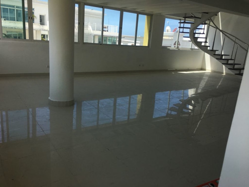 Imagen 7 de 14 de Penthouse De 686 Mts2, 3 Niveles, 3 Parqueos.