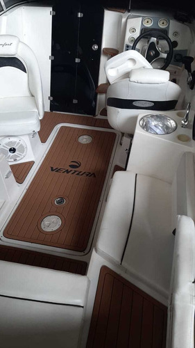 Venture 215 Cabinada