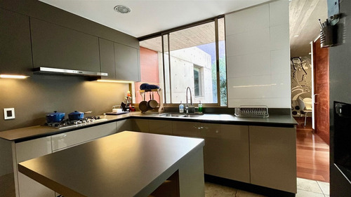 Casa En Venta De 4 Dorm. En La Dehesa