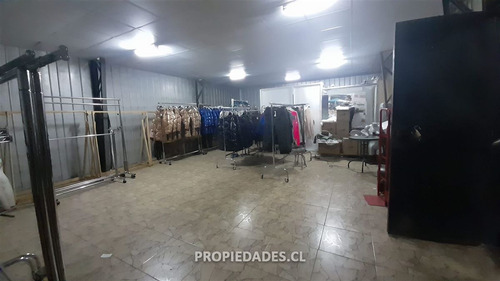 Local Comercial En Venta En Ñuñoa / Emilio Vaisse