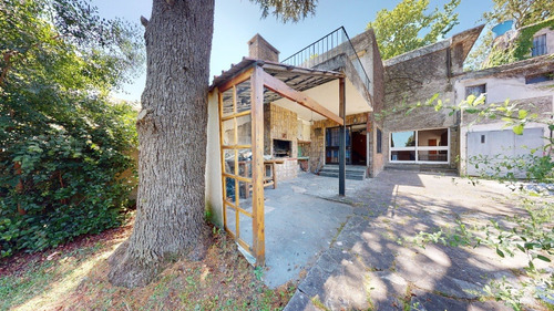 Imagen 8 de 17 de Se Vende Padron Único, 2 Casas, Fondo, Barbacoa, Piscina Y Garage, Ideal Empresa / Nuevo Proyecto / Gran Familia Brazo Oriental