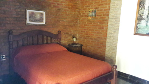 Imagen 2 de 27 de Alquilo 3 Cabañas Con Piscina Compartida Para 2 O 3 Personas