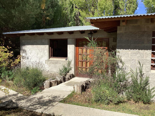 Complejo De Casa Y Departamentos Céntrico En El Calafate
