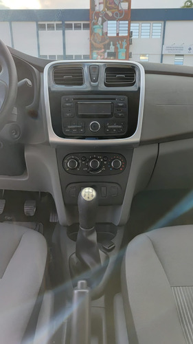 Renault Logan 1.6 Expression Hi-power 4p