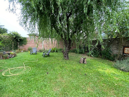 Imagen 4 de 9 de Venta- Impecable Casa 2 Habitaciones Con Jardín!
