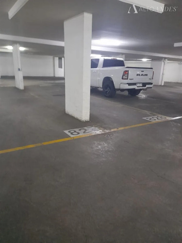 Estacionamiento En Venta En Macul