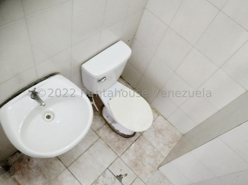 Imagen 4 de 13 de Eloisa Mejia Rentahouse Vende Local En Paraparal Los Guayos 23-2384